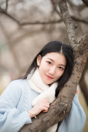 故意侧着睡让哥哥c