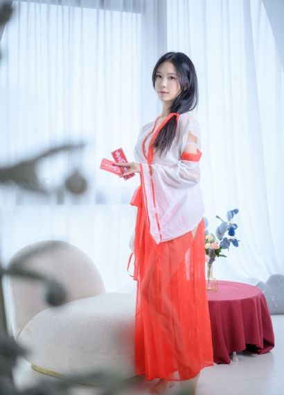 扒开女人腿舔下面AV在线