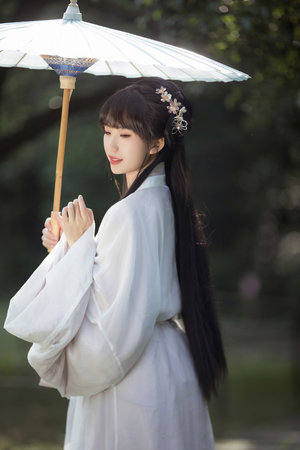 挺进白丝袜校花身体视频