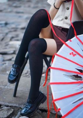 被年上掰开h腿play男男